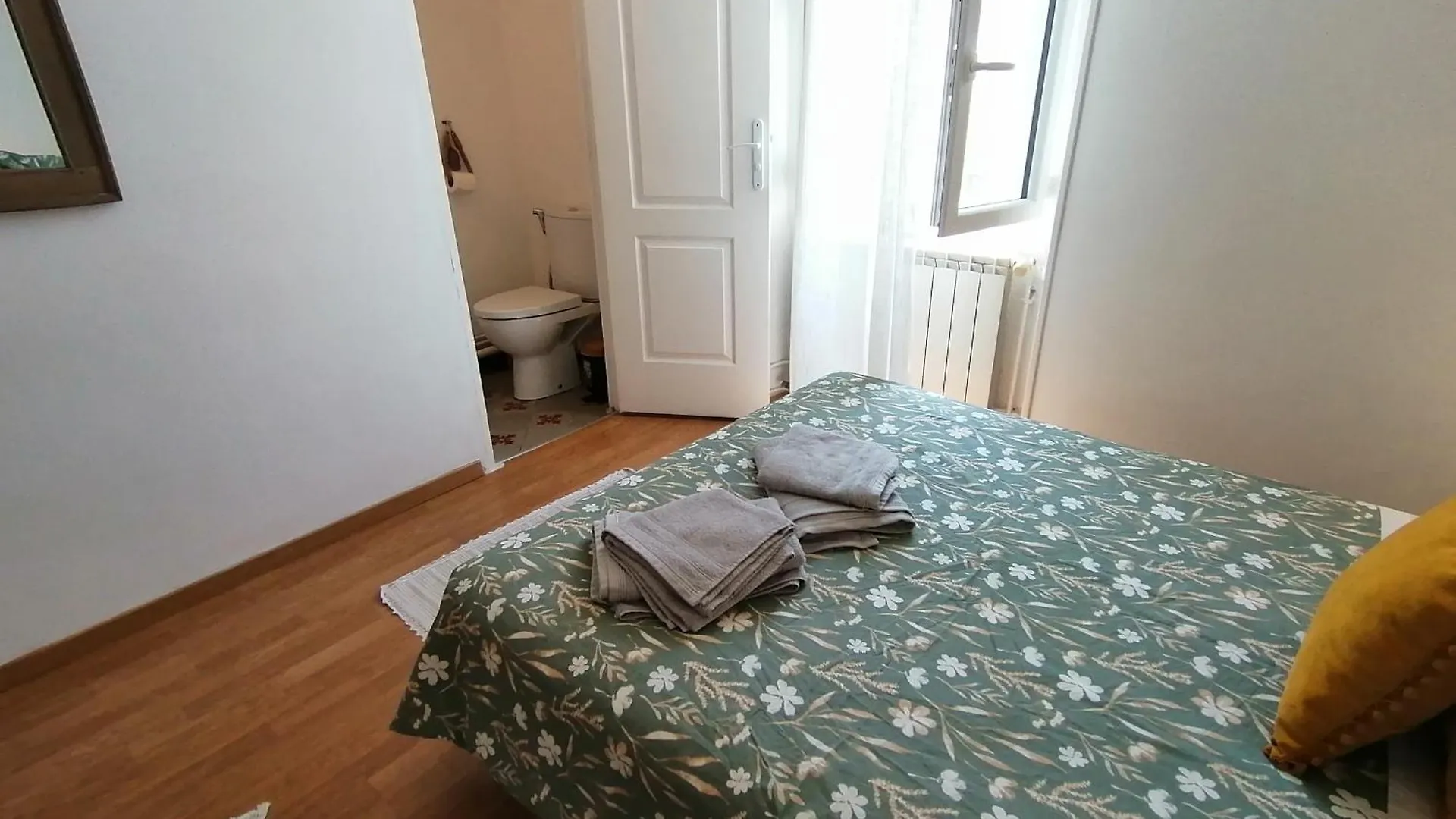 Holiday home Jolie Maison Avec Terrasse Au Centre-Ville D'Arles France
